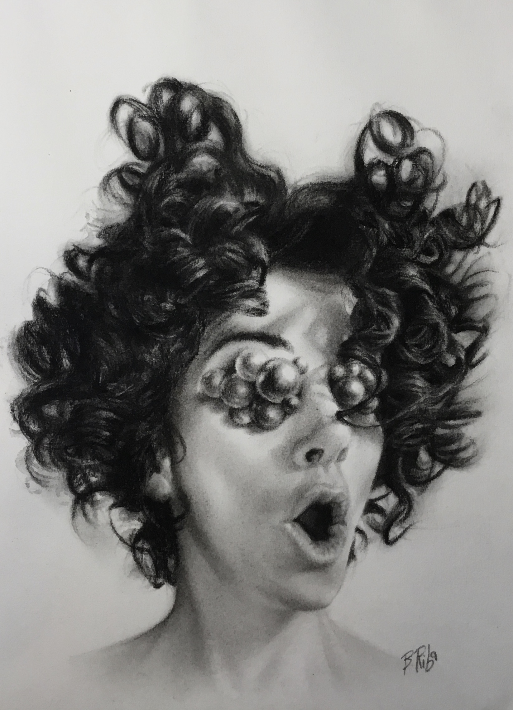 “Atomic”. Charcoal on paper/ Carboncillo sobre papel
